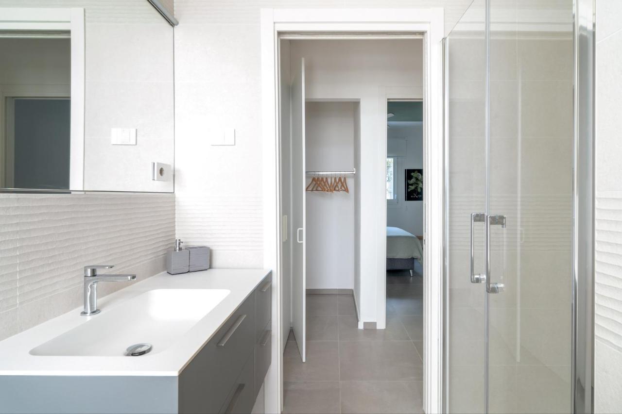 Louxory Accomodation Cagliari Apartment Bagian luar foto