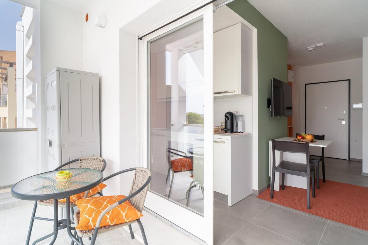 Louxory Accomodation Cagliari Apartment Bagian luar foto