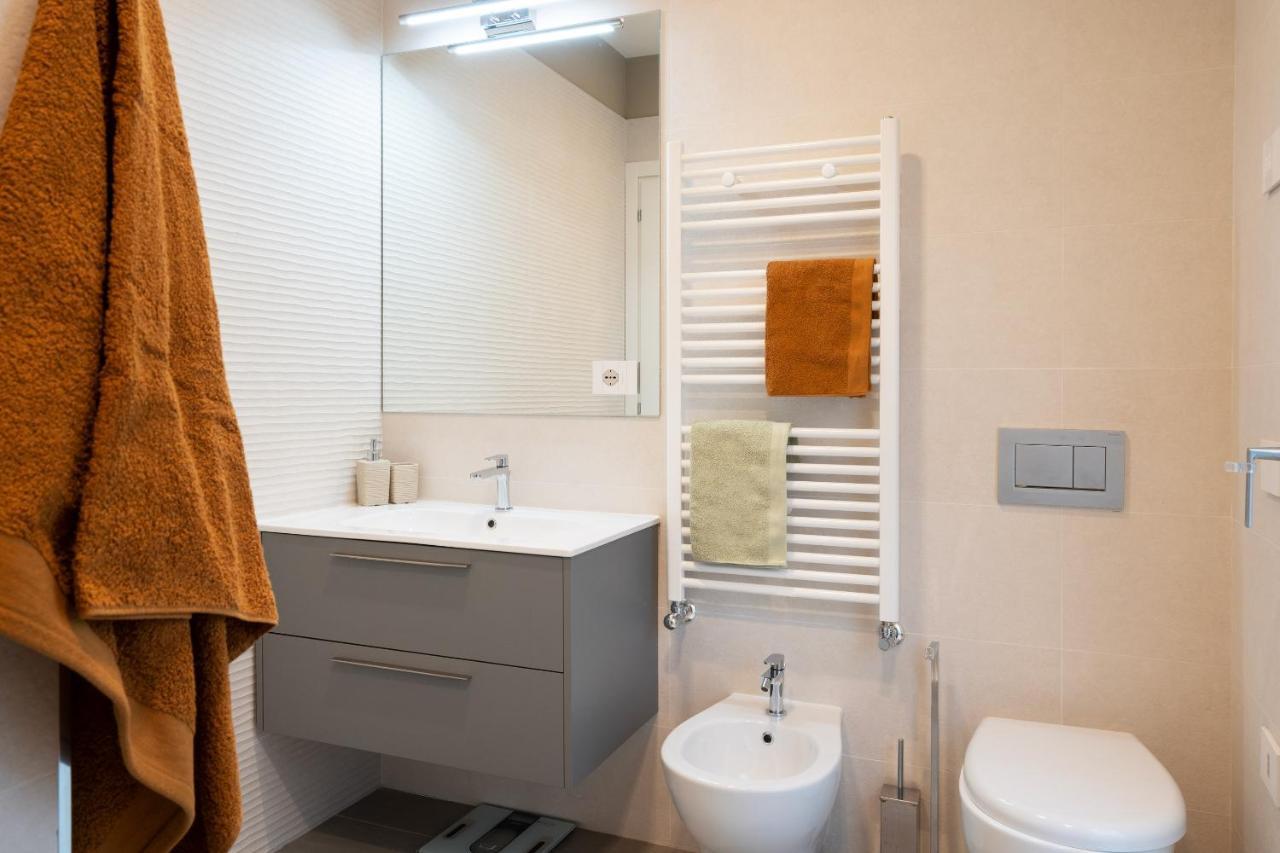 Louxory Accomodation Cagliari Apartment Bagian luar foto