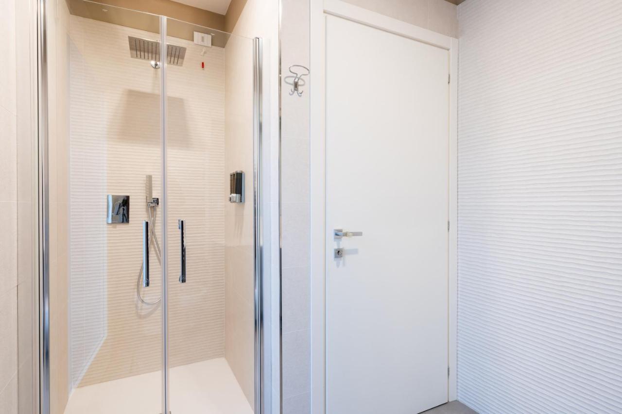 Louxory Accomodation Cagliari Apartment Bagian luar foto